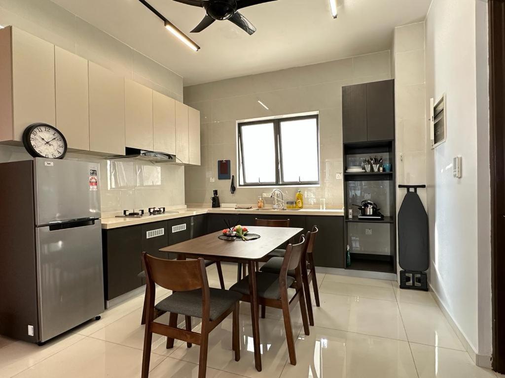 Dangabay 3bedroom Balcony Wifi Netflix High Floor Johor Bahru